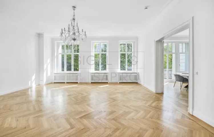 Luxuriöse Altbau-Wohnung im Sanierten Gründerzeitaltbau im Herzen Berlins