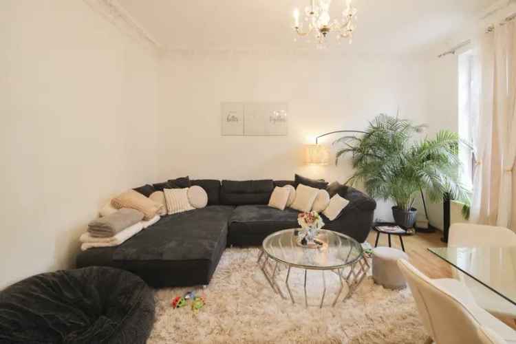 Altbaucharme mitten in Potsdam: Vermietete 3-Zimmer-Wohnung mit Stellplatz