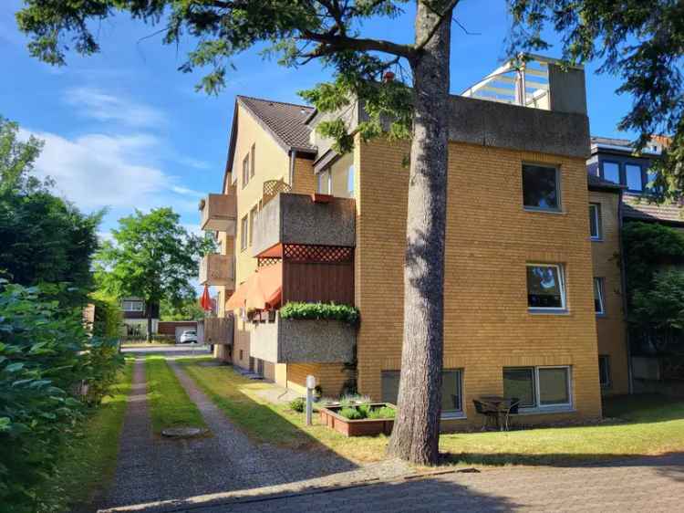 Mehrfamilienhaus in Groß-Buchholz mit 6 Wohnungen und 4 Garagen