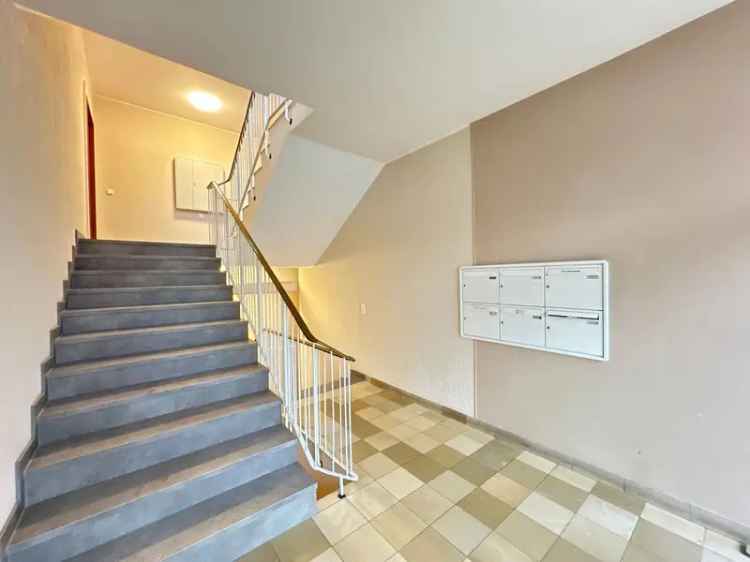 Wohnkomfort trifft auf Stil – im Villenviertel: 8 m² Balkon, Parkett, neue Walk-In-Dusche & Wanne!
