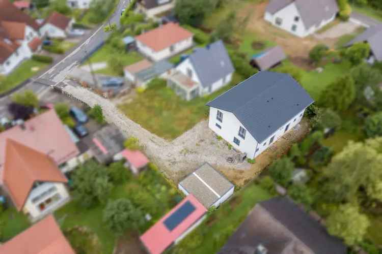 Dank Erstbezug tadellose Doppelhaushälfte mit Garten, Freistellplatz und Garage