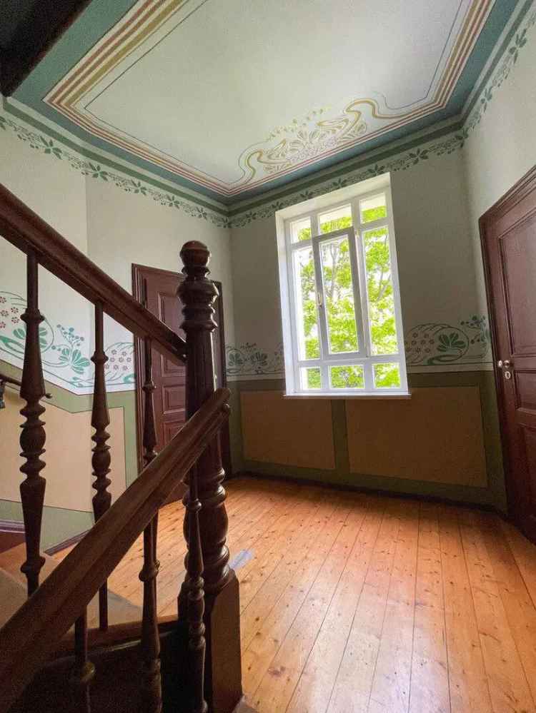 Schöne 2 Zimmer Wohnung mit Balkon, separater Küche und Bad mit Tageslicht