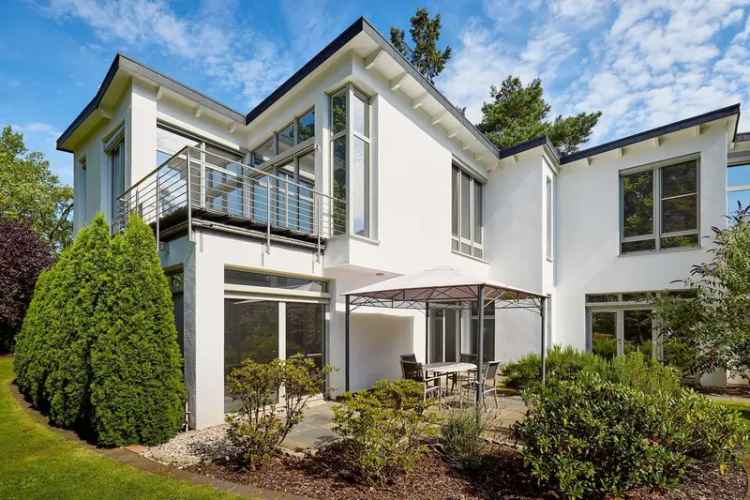 Luxusvilla Wannsee Indoorpool Fitnessraum 500m²