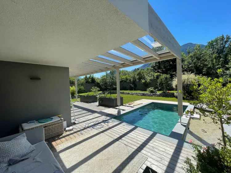 Ohne Makler: Exklusives Einfamilienhaus mit Garage, Naturpool und unverbaubarem Bergblick