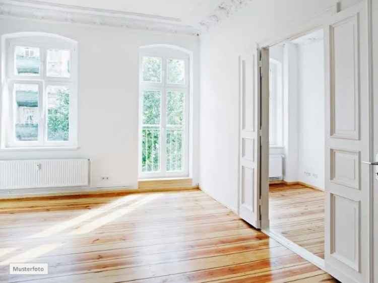 Erdgeschosswohnung in 14109 Berlin, Lohengrinstr.