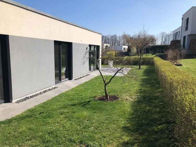 Verkauf von Privat moderner, hochwertiger Bungalow mit hochwertiger Einbauküche