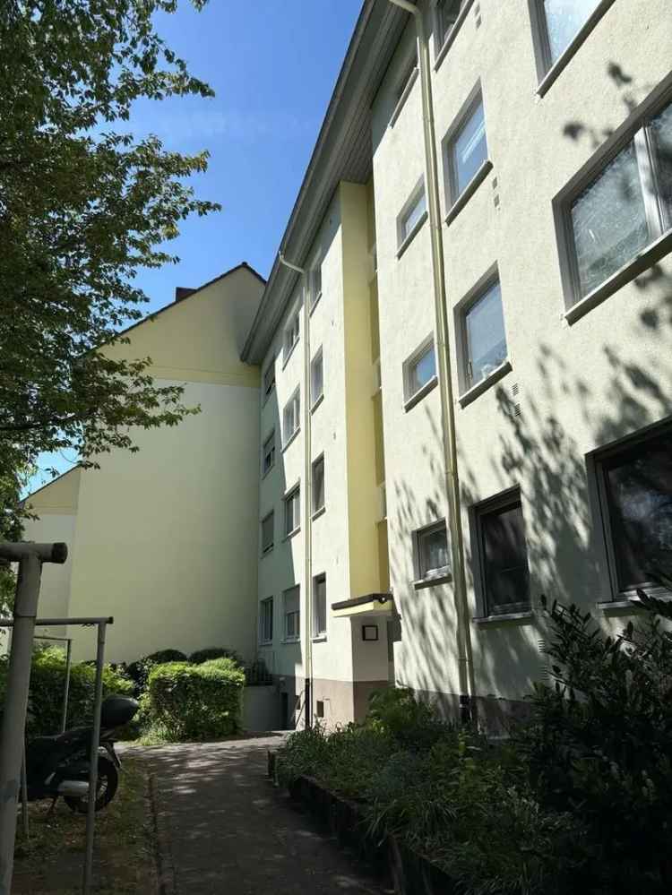 3-Zimmer Wohnung in Steinbach mit Ausbaupontential im Dach!