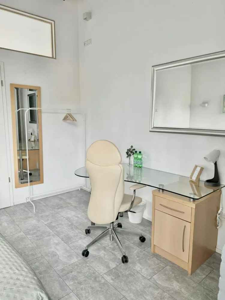WG-Zimmer mieten Düsseldorf, Deutschland