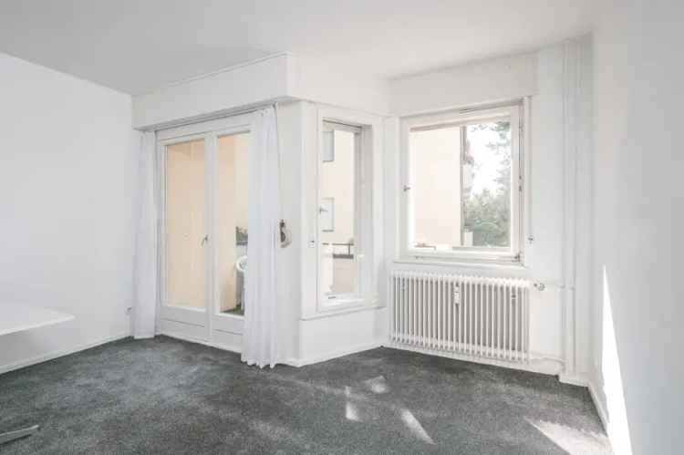 Zentrale 2-Zimmer-Erdgeschosswohnung mit Balkon in Berlin Zehlendorf