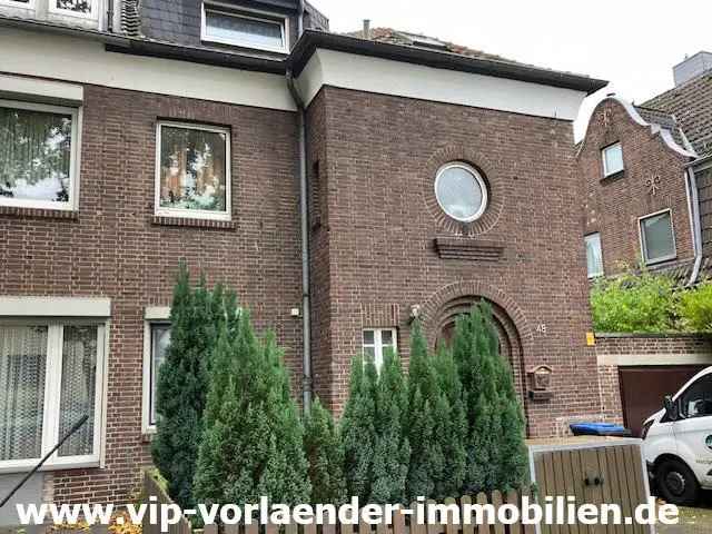 Reihenendhaus mit 2 Wohnungen in Düsseldorf-Lohhausen