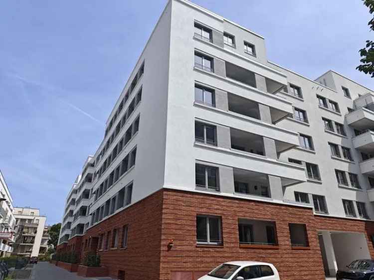 Neubau Erstbezug: 3-Zimmer-Wohnung mit EBK, Balkon und Tiefgarage in Gallusviertel