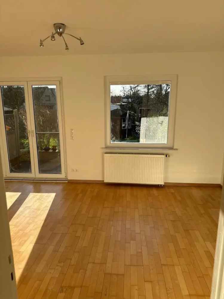 Reihenmittelhaus kaufen Hamburg Iserbrook mit Garten und Terrasse