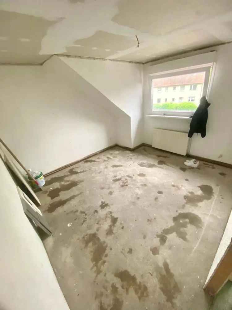 Helle 3-Zimmer-Dachgeschossw. in zentraler Lage -Aktuell in Sanierung, Erstbezug nach Fertigstellung
