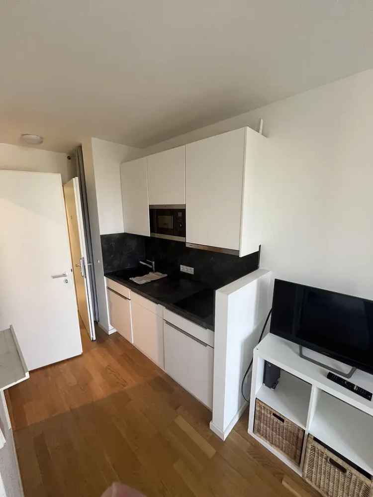 Modernes Zuhause mit Balkon an der Hasenheide u. Tempelhofer Feld