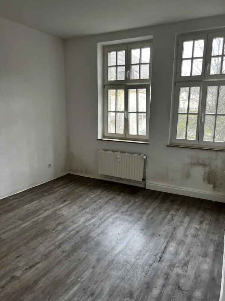 LEER WERDENDE 2 ZIMMER ERDGESCHOSSWOHNUNG MIT BALKON