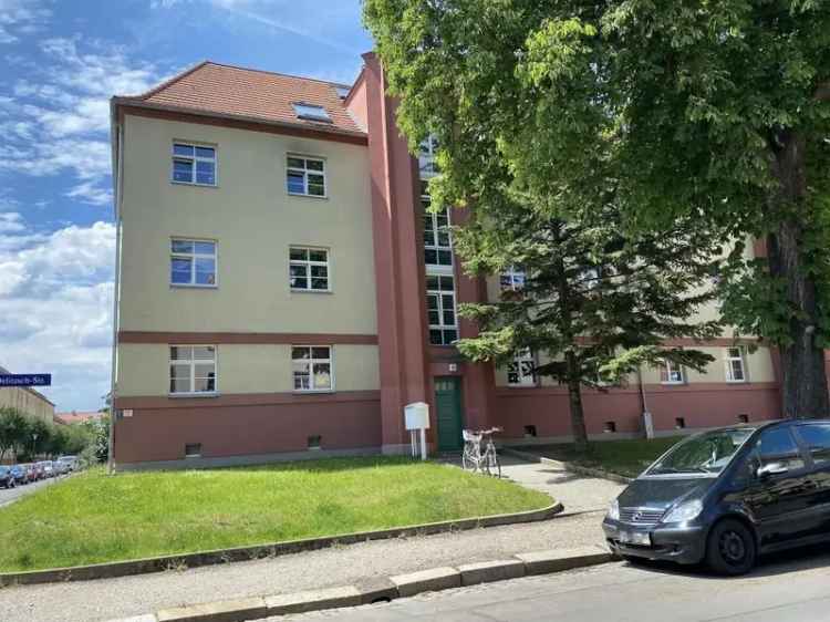 Mieten Sie eine 2-Zimmer-Wohnung in ruhiger Lage mit Loggia