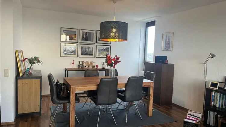 Zentrale 3-Zimmer-Wohnung mit traumhaftem Blick vom Südbalkon und Einbauküche in Köln Weiden