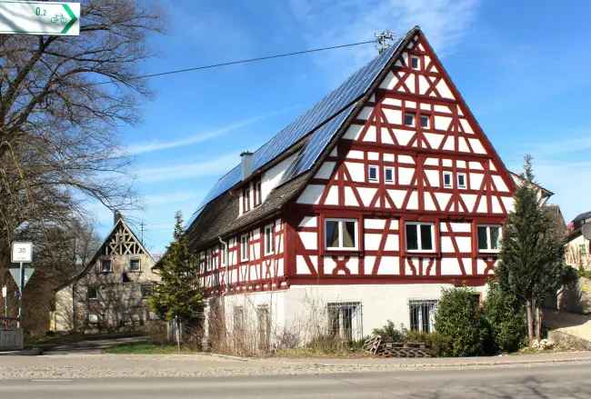 Handwerker aufgepasst
- traumhaftes Fachwerkhaus
mit viel Potential !