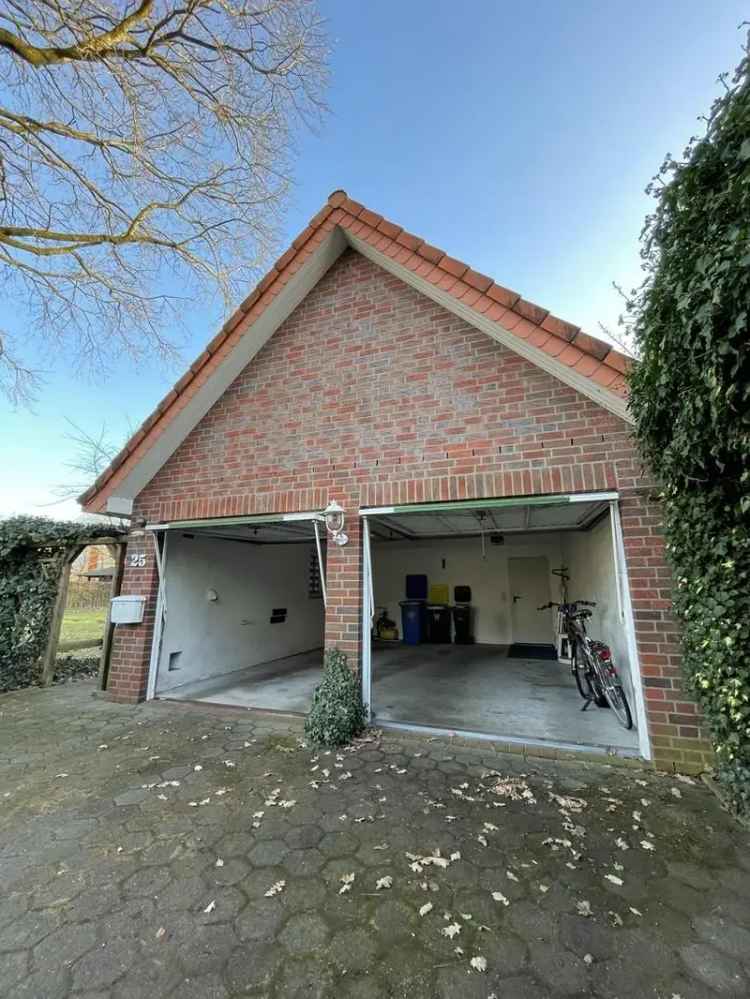 RESERVIERT__Provisionsfrei! Freistehendes Einfamilienhaus mit Doppelgarage