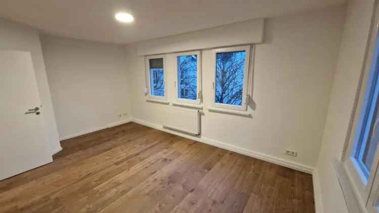 4 Schlafzimmer Wohnung mieten Esslingen, Deutschland