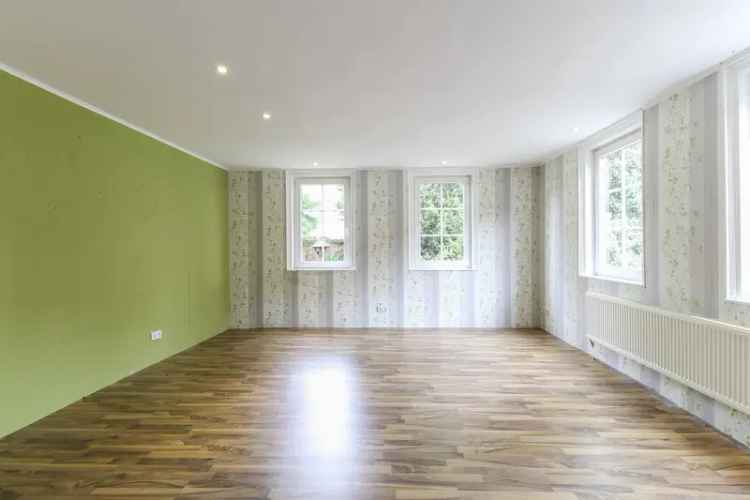 1- bis 2-Familienhaus mit Einliegerwohnung für Pferdefreunde - ca. 890 m² Bauland extra erwerbbar!