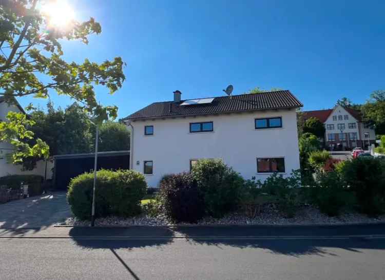Neuwertiges Einfamilienhaus mit Gartenoase
