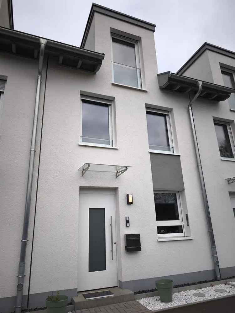 Neuwertiges Mittelreihenhaus zur Vermietung in familienfreundlicher Lage