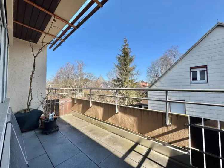 Sofort beziehbar! Großzügige 4 Zimmer Wohnung mit Balkon und Einzelgarage!