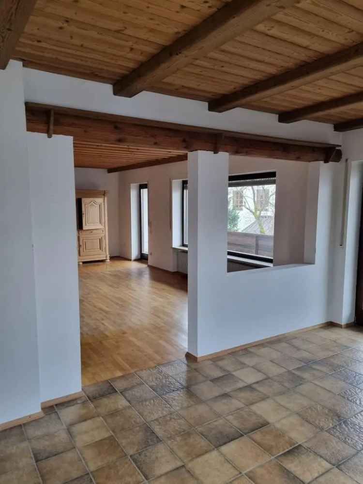 4 Zimmer Wohnung 138qm Renoviert Kamin Balkon Garage Keller