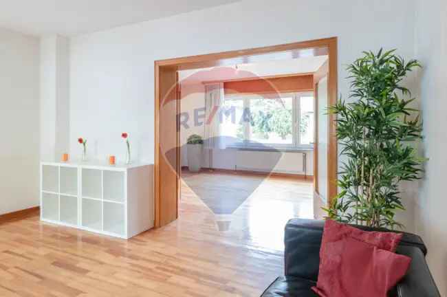 Zweifamilienhaus mit Garten 197m² Renovierungspotenzial