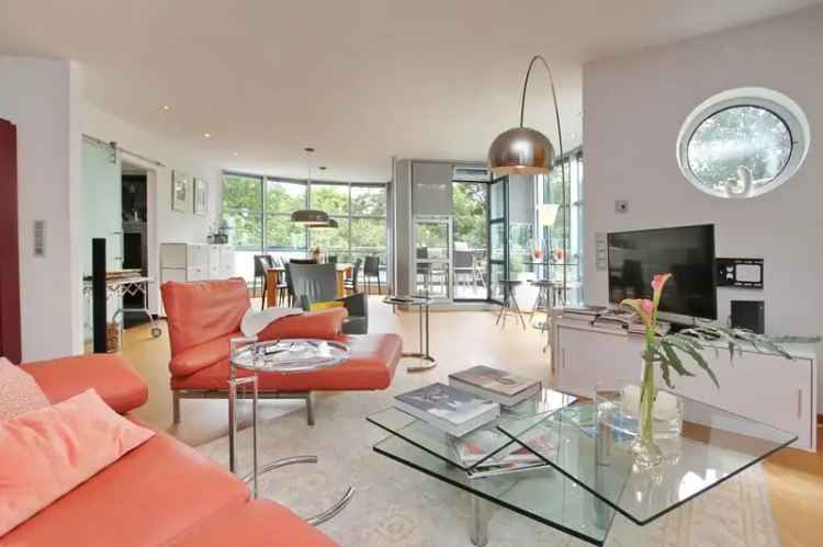 „An Helligkeit kaum zu überbieten“! – 4-Zimmer Penthouse + ca. 60 m² Souterrain-Fläche