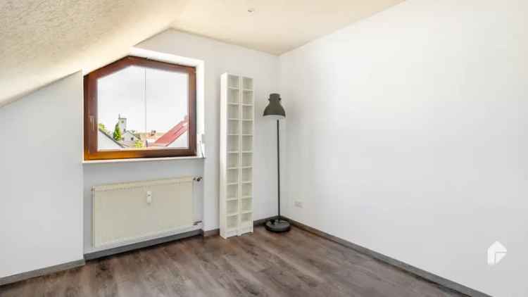 Maisonette im DG mit SW-Dachterrasse, EBK und Garage | zzgl. 25 qm fast fertige Ausbaureserve