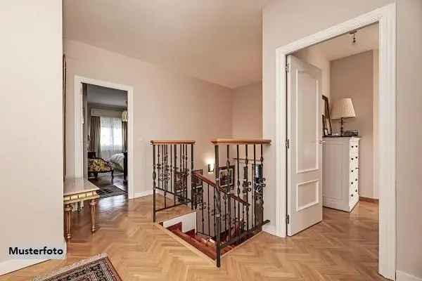 Einfamilien-Doppelhaushälfte nebst Garage