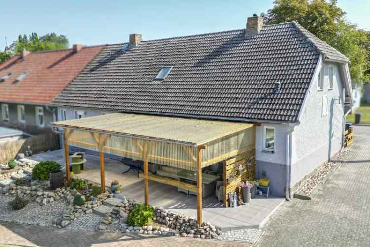 Idyllischer, modernisierter Wohncharme: DHH mit ELW und großem Gartengrundstück in Feldrandlage