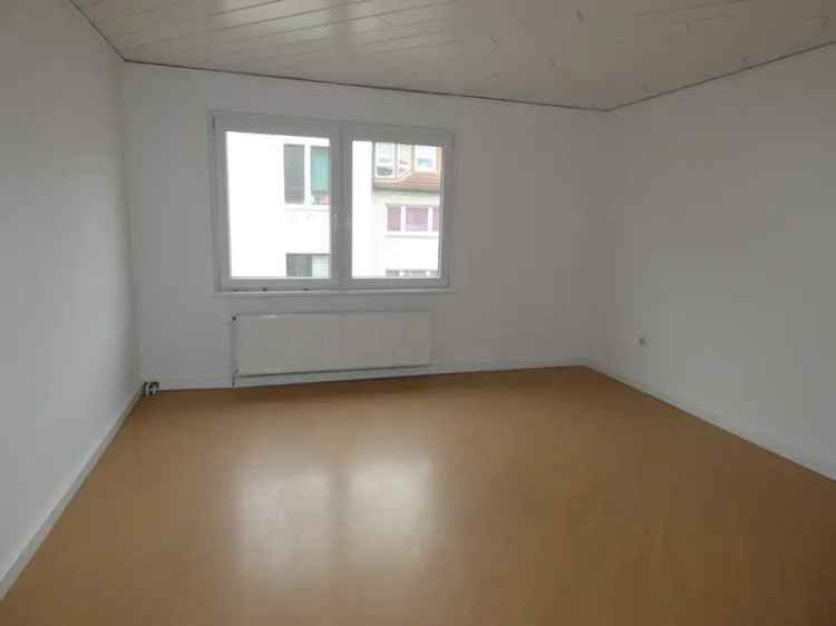 Helle Etagenwohnung in Duisburg mit Balkon