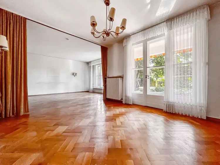 Villa in Berlin-Schmargendorf: Charmante 30er-Jahre-Architektur in ruhiger Straße