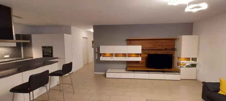 Barrierefreie mieten 3 Zimmer Wohnung in Stadt mit Balkon und Aufzug