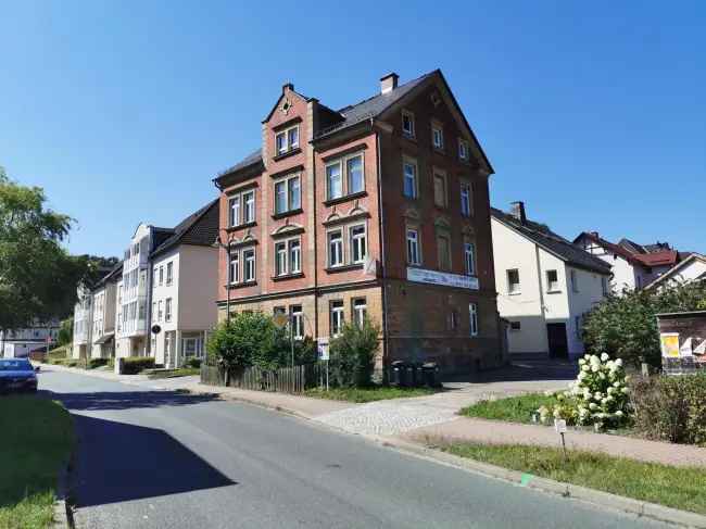Wohn-Gebäudekomplex mit Werkstatt auf 1.035 m² Wohn-Nutzfläche und 1.743 m² Grundstück in Berga