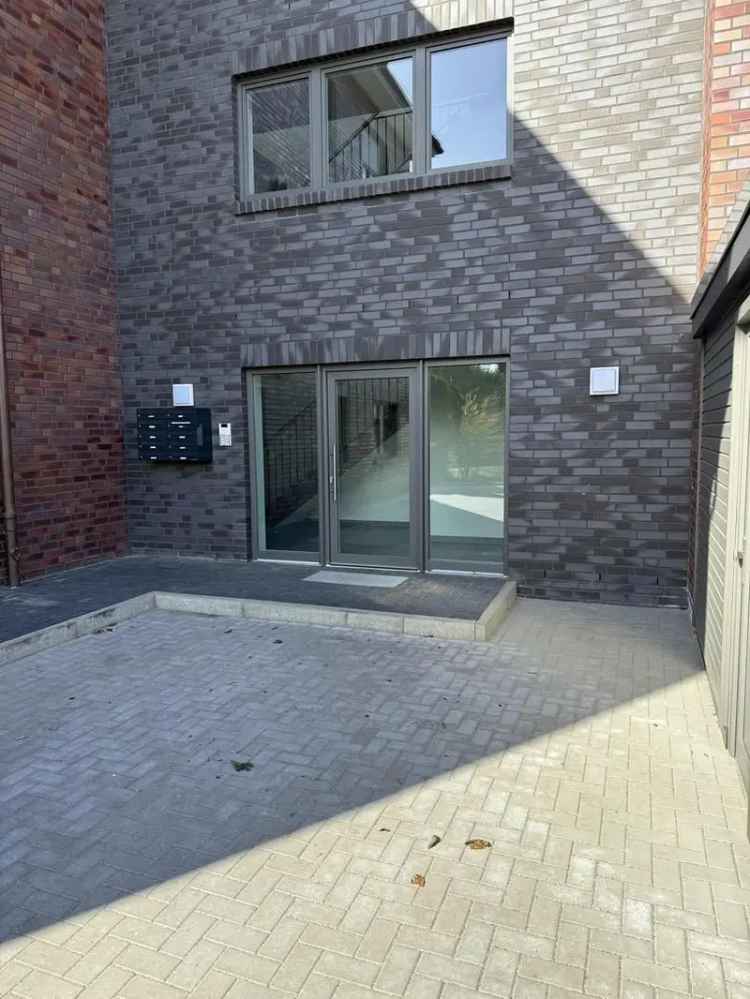 Ulzburg - Exklusive 3-Zimmer Neubauwohnung mit sonniger Terrasse in S/W Ausrichtung