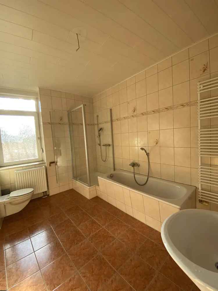 Tageslichtbad mit Dusche&Badewanne 2 Zim 66,5 qmin Altenburg