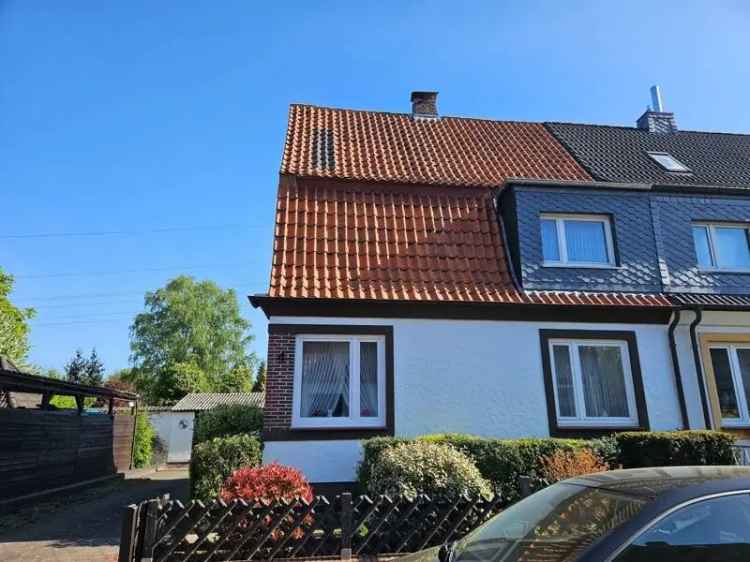 Sanierungsbedürftige Doppelhaushälfte mit viel Platz und großem Garten sucht neue Eigentümer