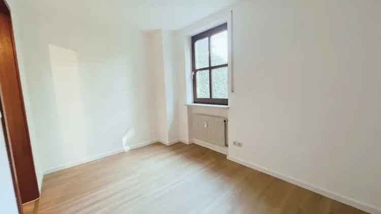 ***Sofort bezugsfrei – ca. 80 m² zum glücklich sein mit Hobbyraum und Garten in ruhiger Lage ***