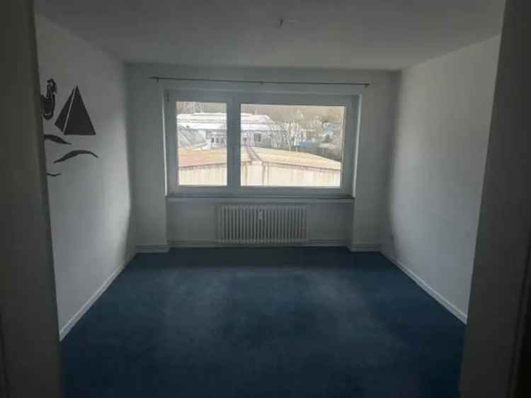 Schöne 2 Zimmer Wohnung zu vermieten & Parkplatz