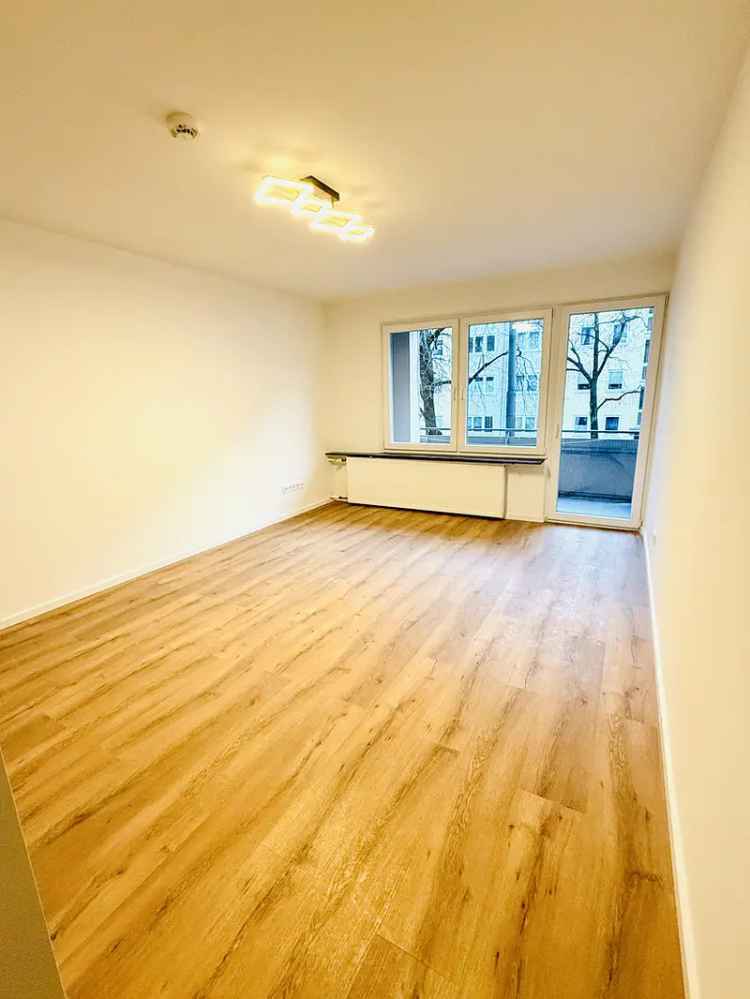 Schwabing-West: 16 m² WG-Zimmer in 3er-WG mit Balkon – Direkt am Olympiapark!