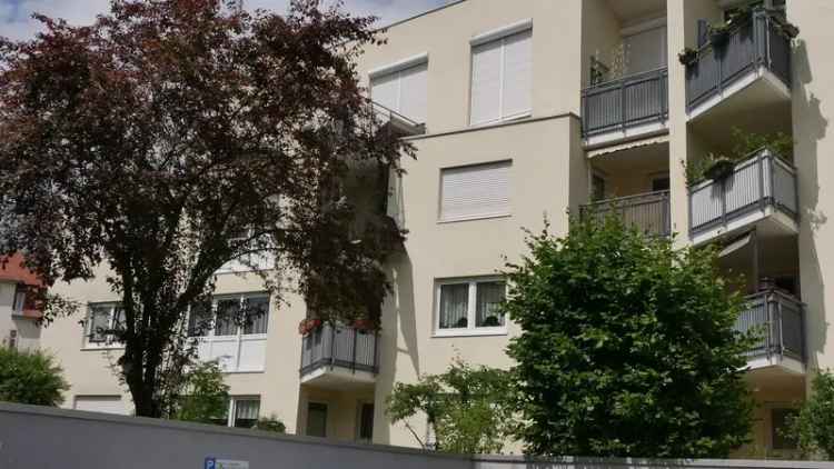 AREAS: Attraktive 4-Zi. Wohnung mit Balkon zu verkaufen
