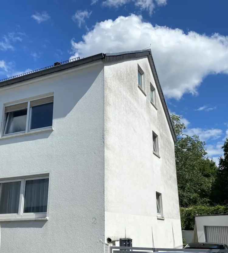 Mehrfamilienhaus in ruhiger Lage mit modernen Anpassungen