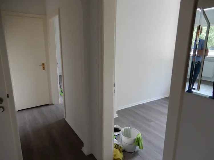 Gröpelingen-Wohnung mit Balkon und Keller - 63m - 3 Zimmer