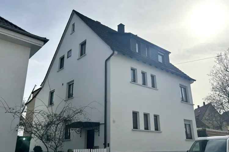 Ruhig & zentral! 3-FH mit Garten, EG + DG frei, Bj. 1946, z.T. renoviert, 2 Balkone, Anbau 1960