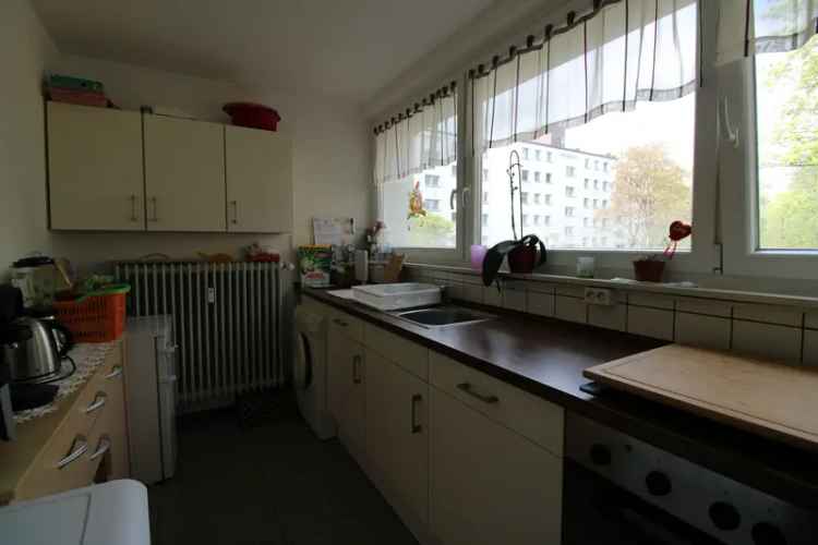 Zögern Sie nicht: Gepflegte Erdgeschosswohnung mit Loggia