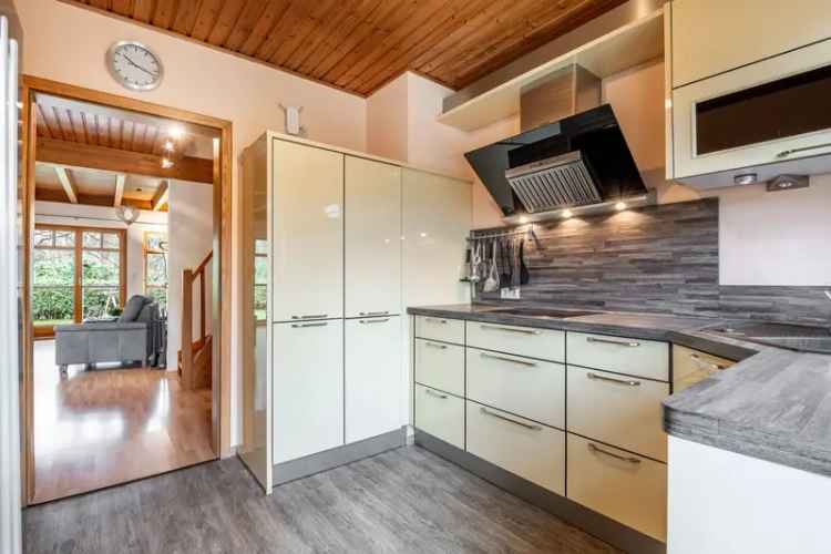 Hamburg – Bramfelder See | Gepflegte DHH in ruhiger Seelage mit Garten, Terrasse, Balkon, Stellplatz